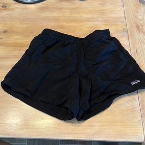 Patagonia women’s baggie shorts. Black XS